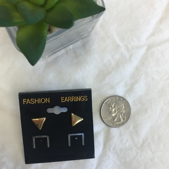 Urban Outfitters Gold Triangle Studs - Picture 6 of 6